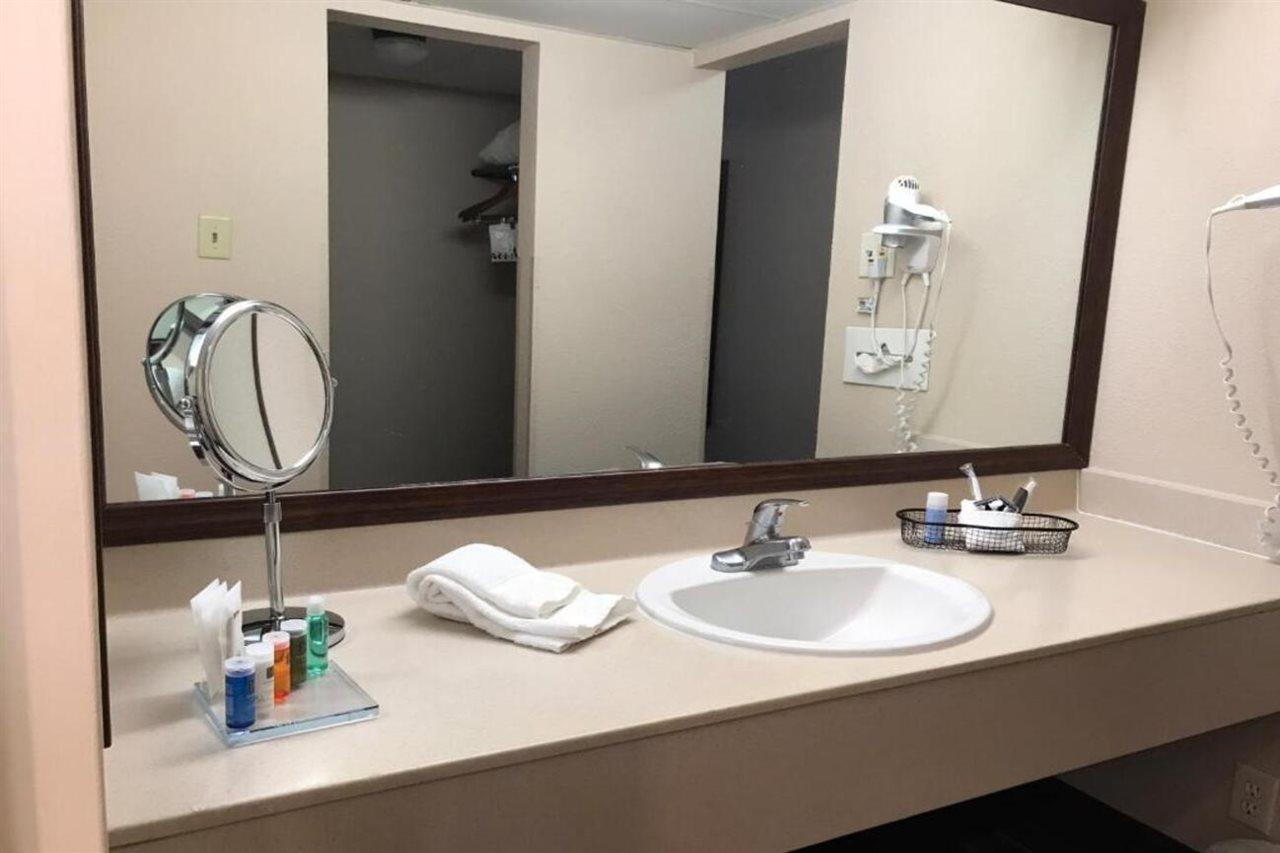 Radisson Hotel Louisville North เจฟเฟอร์สันวิลล์ ห้อง รูปภาพ