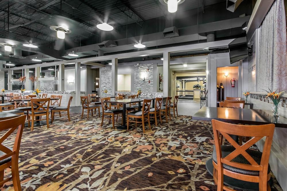 Radisson Hotel Louisville North เจฟเฟอร์สันวิลล์ ภายนอก รูปภาพ